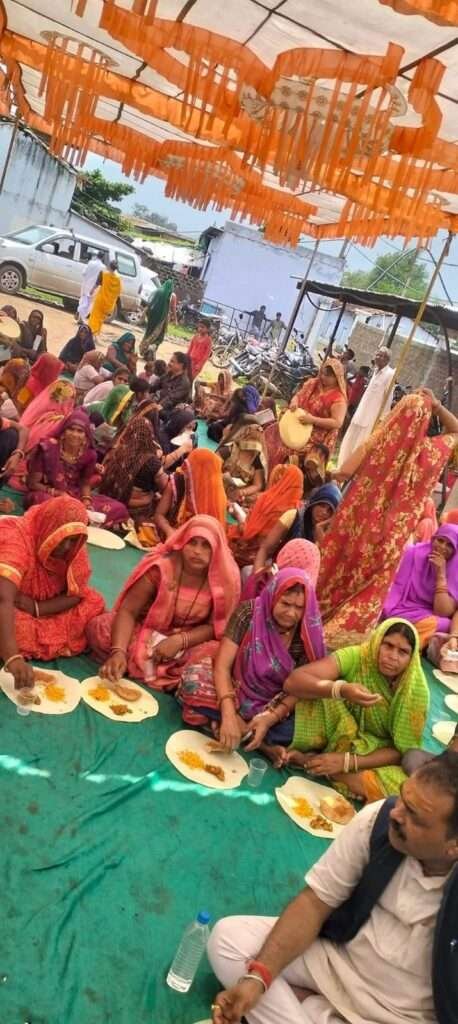 कन्नौद के ग्राम सुरानी बूथ क्रमांक 77 पर लाडली बहना ओं के साथ सह भोज किया