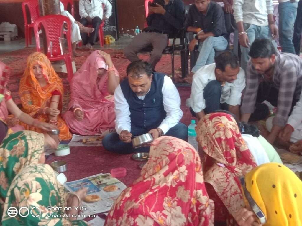 लाडली बहना के साथ लाडले भाई विधायक पं आशीष जी शर्मा सह भोज
