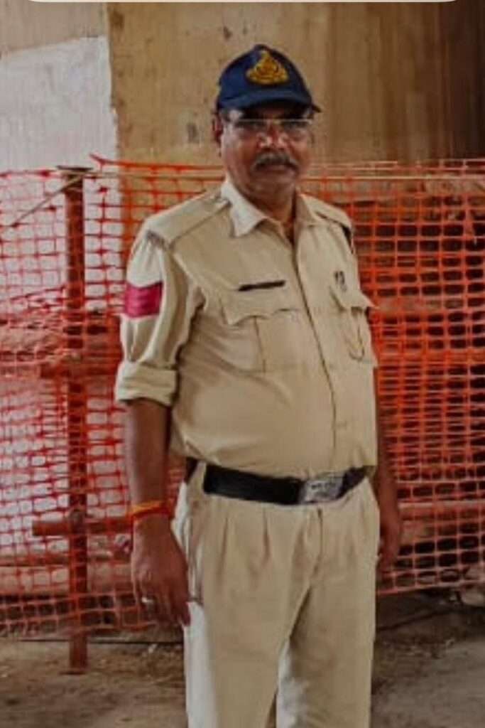 उमरिया पान थाना के पुलिस क्वार्टर में फांसी के फंदे में लटका मिला प्रधान आरक्षक