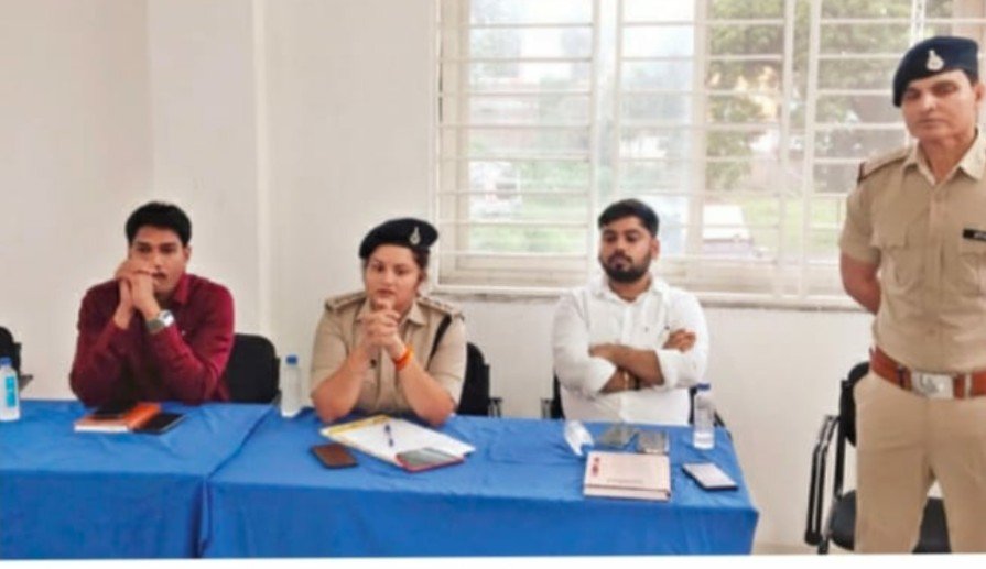 लिस थाने पर आगामी तीज त्यौहारों को लेकर शांति समिति की बैठक आयोजित