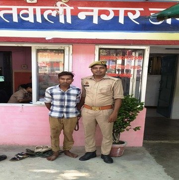 HAMIRPUR थाना कोतवाली नगर पुलिस द्वारा जिला बदर वांछित अभियुक्त गिरफ्तार