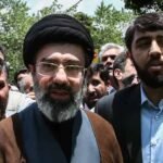 ইজ়রায়েলি হামলা থেকে প্রাণে বেঁচে গেলেন খামেনেই-পুত্র! আয়াতোল্লার পদে নাম নিয়ে জল্পনার মধ্যেই দাবি ইরানি সূত্রে