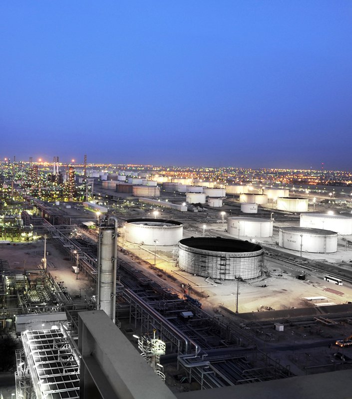 रिपोर्ट-ईरान ने होर्मुज से गुजरने के लिए 18 करोड़ वसूले