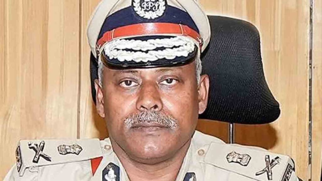 রাত ১০টা থেকে ২টো পর্যন্ত এলাকা পরিদর্শন করতে হবে! জয়েন্ট সিপি, ডিসিদের নির্দেশ কলকাতার পুলিশ কমিশনারের