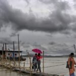 রবিবারও ৬০ কিমি বেগে ঝড় দক্ষিণের সাত জেলায়! সঙ্গে চলবে বজ্রবিদ্যুৎ-সহ বৃষ্টিও, কোথায় কবে কী পূর্বাভাস