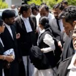 প্রাক্তন মুখ্যমন্ত্রী মমতাকে লক্ষ্য করে ‘চোর’ স্লোগান, কুকথা! হাই কোর্ট চত্বরে আইনজীবীদের একাংশের বিক্ষোভে উত্তেজনা
