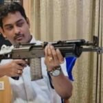 স্বয়ংক্রিয় আগ্নেয়াস্ত্র হাতে ছবি দেওয়ায় সাসপেন্ড হয়েছিলেন, কালীঘাট থানার সেই ওসি-কে এ বার পাঠানো হচ্ছে নবান্নে