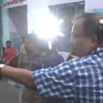 দিদি’র বাড়ির সামনে কুণালকে ডিম ছুড়ে গ্রেফতার দুই যুবক! গত রাতেই কালীঘাট থানায় দায়ের হয় এফআইআর